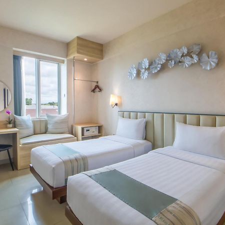 Solaris Hotel Malang Buitenkant foto