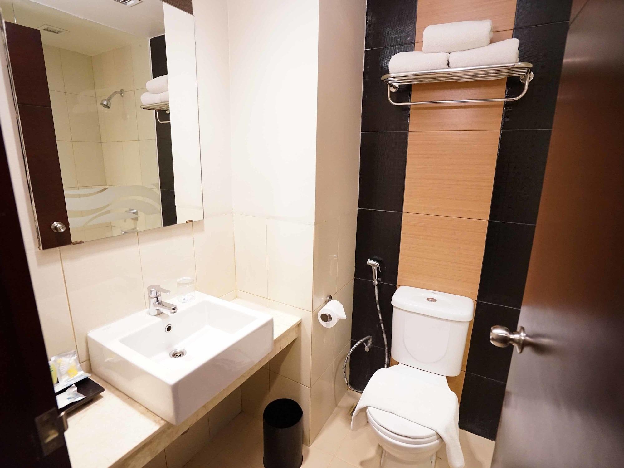 Solaris Hotel Malang Buitenkant foto