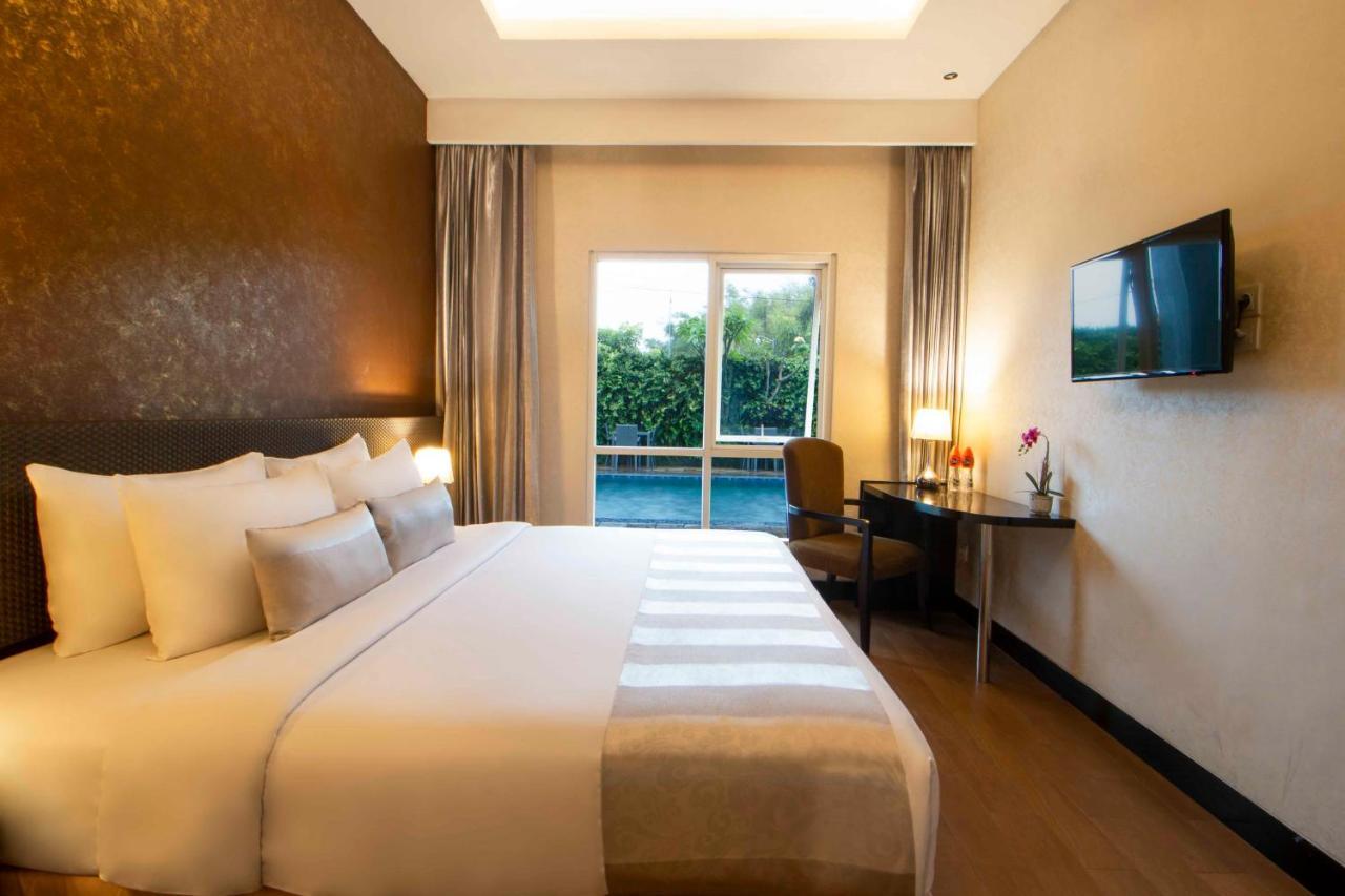 Solaris Hotel Malang Buitenkant foto