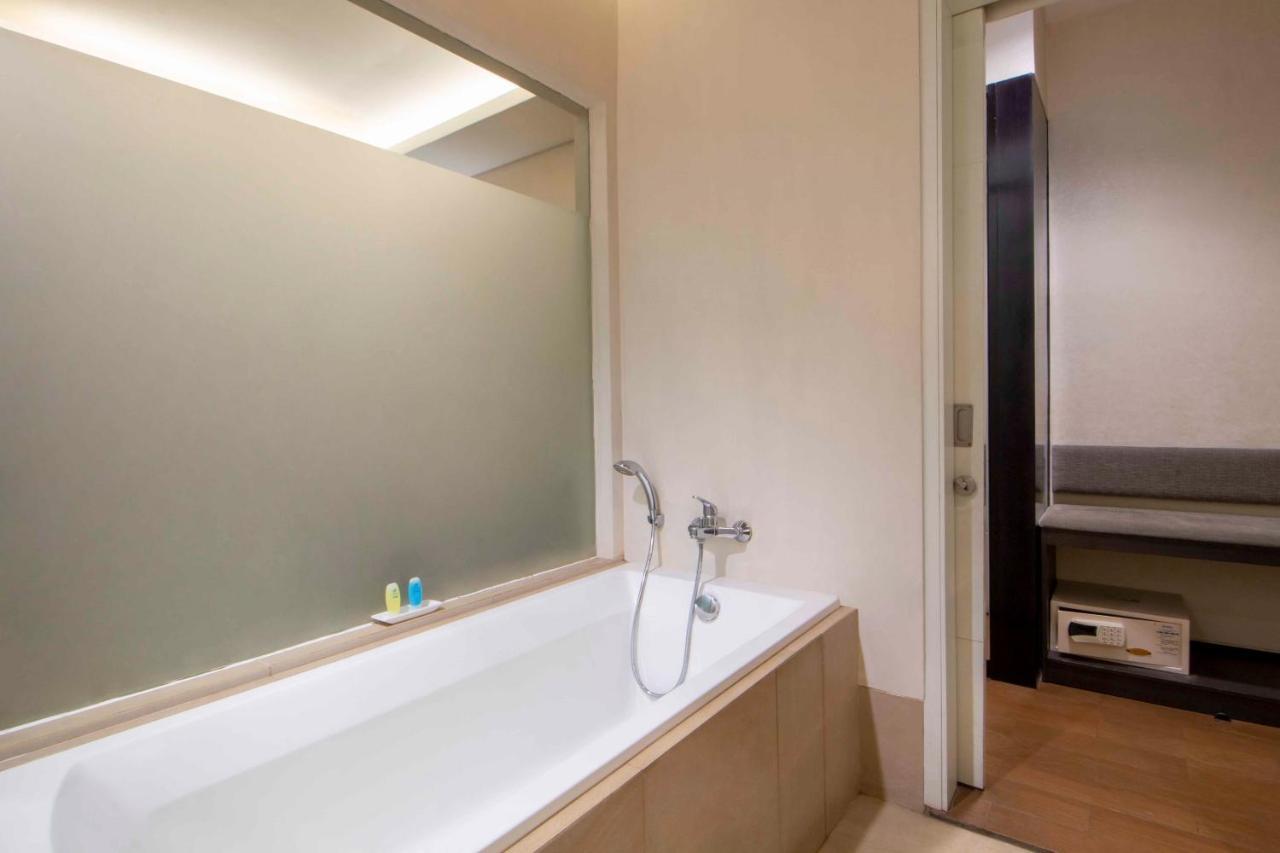 Solaris Hotel Malang Buitenkant foto