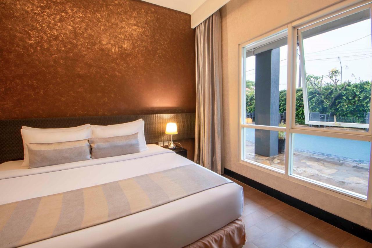 Solaris Hotel Malang Buitenkant foto