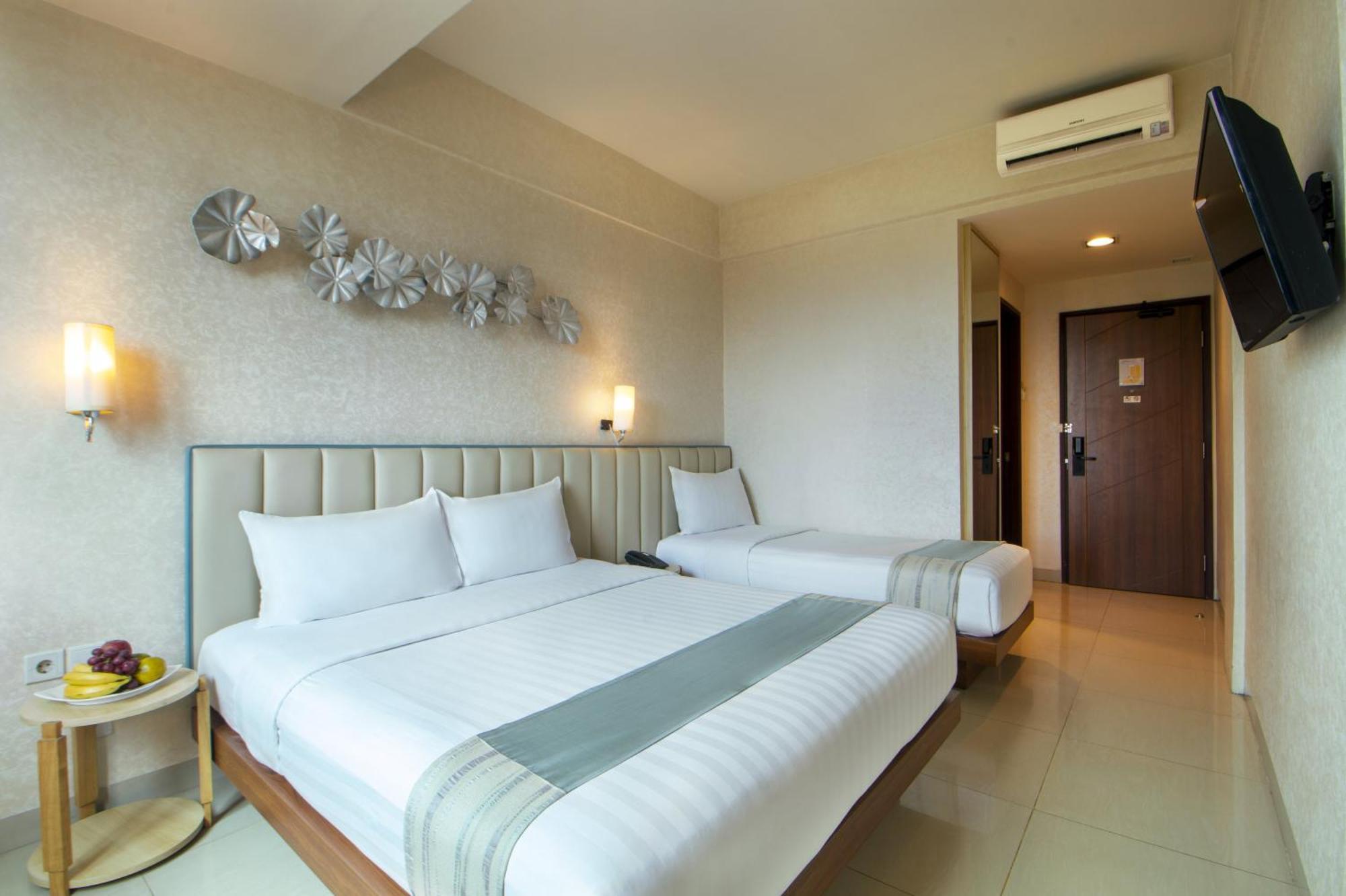 Solaris Hotel Malang Buitenkant foto