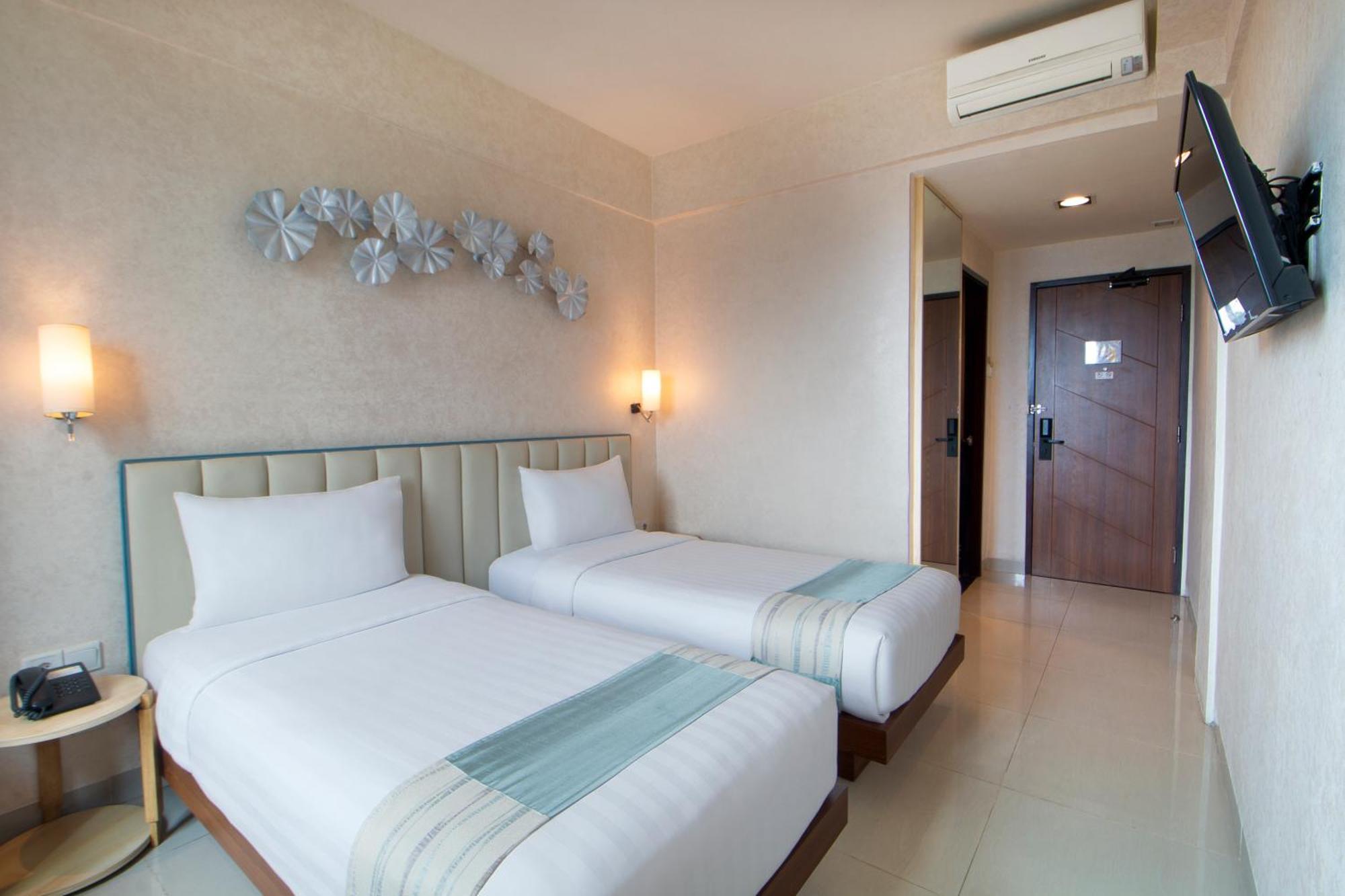 Solaris Hotel Malang Buitenkant foto