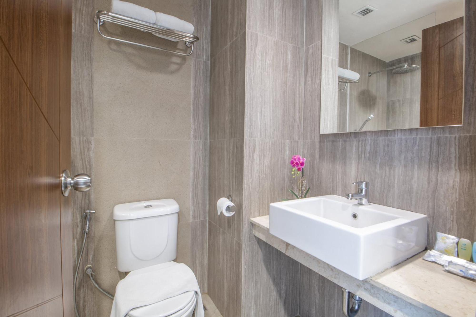 Solaris Hotel Malang Buitenkant foto