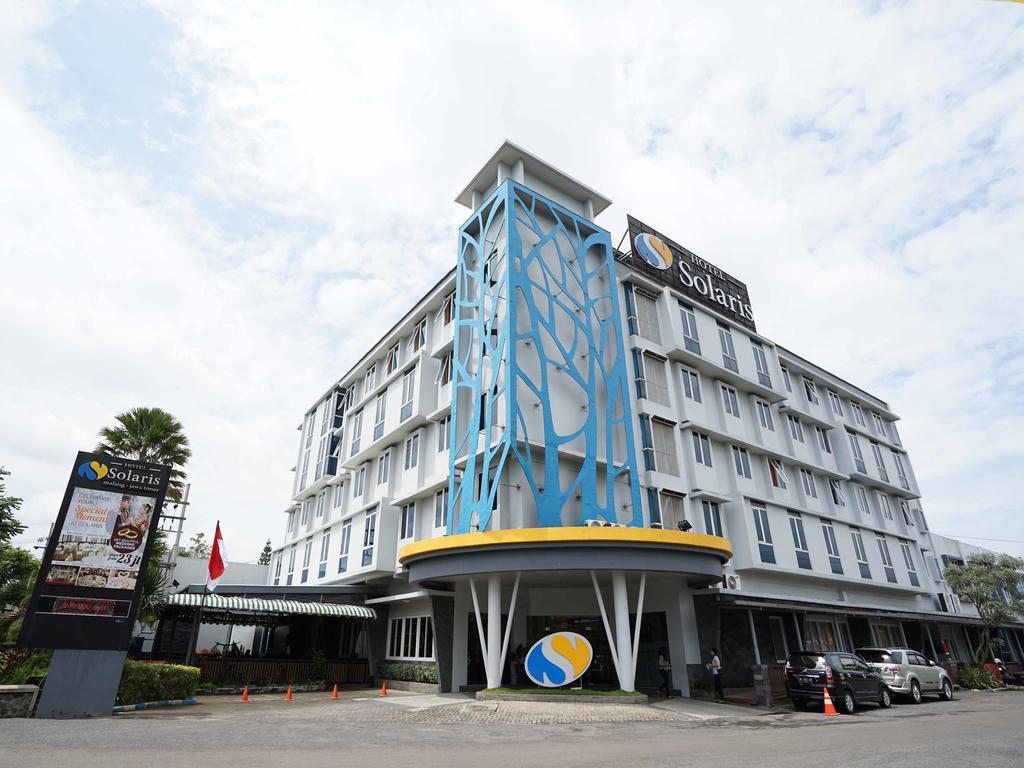 Solaris Hotel Malang Buitenkant foto